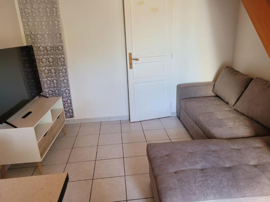 Au Calme - Maison Duplex Et Parking Chalons-en-Champagne
